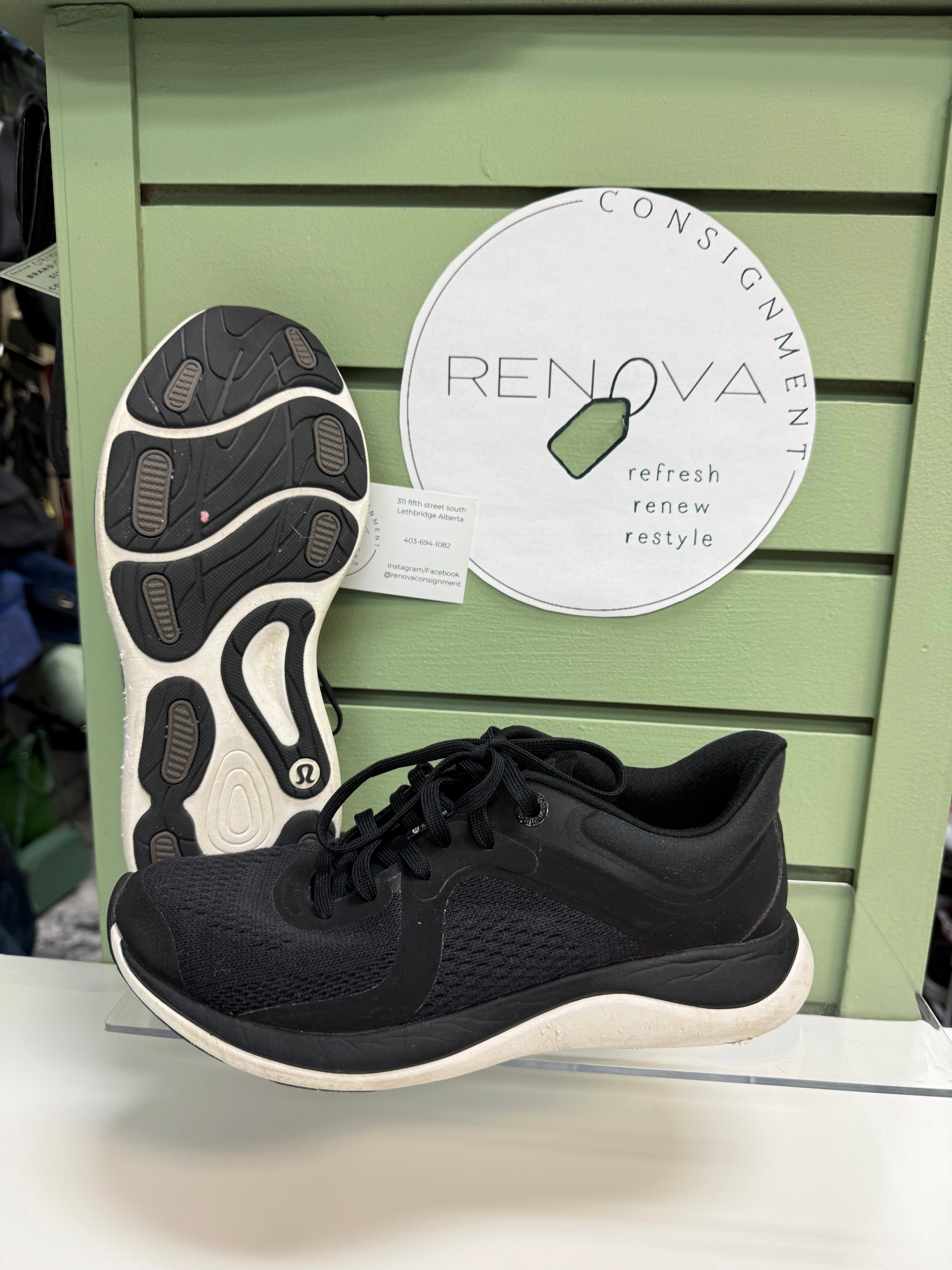 Luxurious Touch Lululemon Chargefeel Low Runners (Womens 6.5)