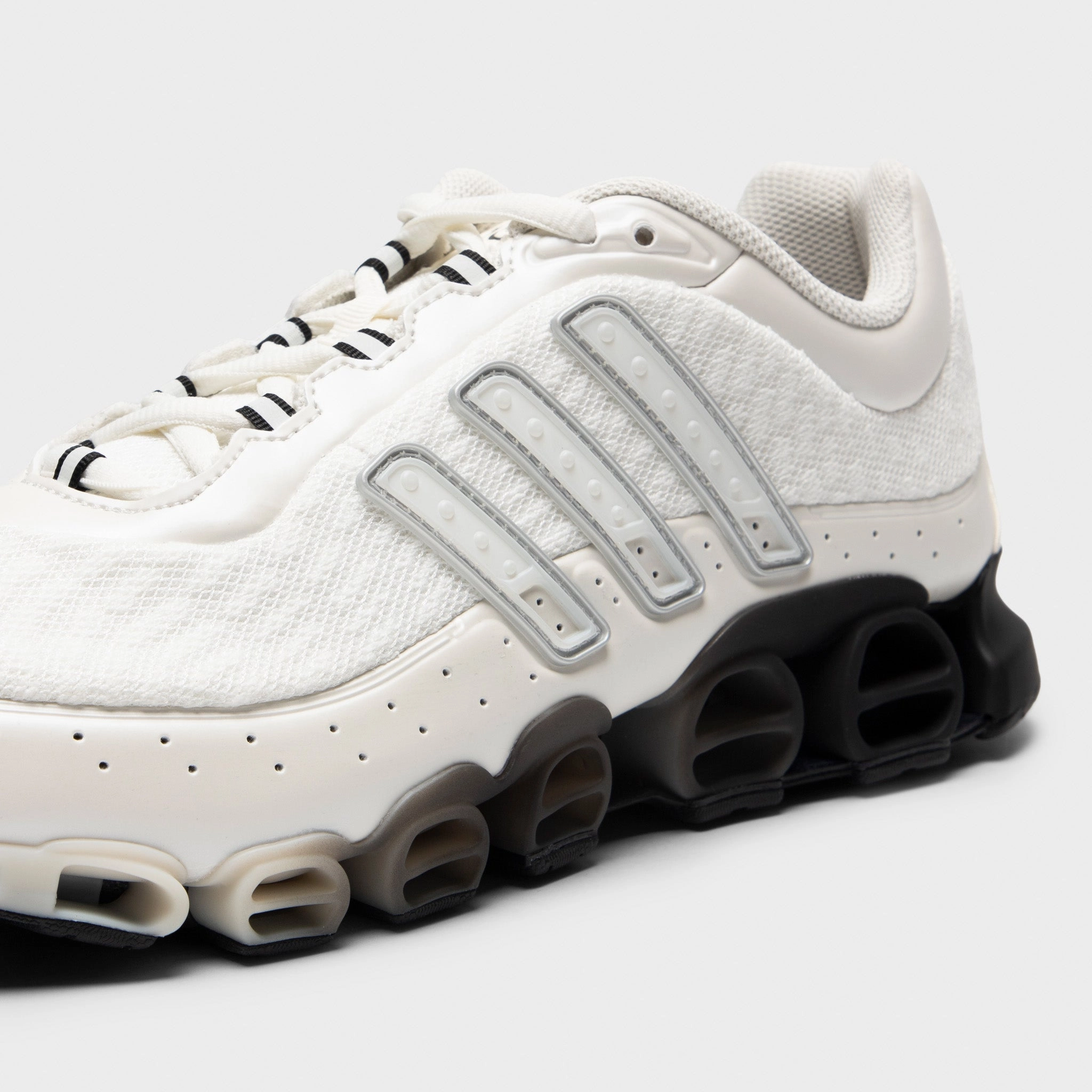 adidas Megaride Zero Metallic Silver / Black Ultra-soft wear Vamp Reinforcement