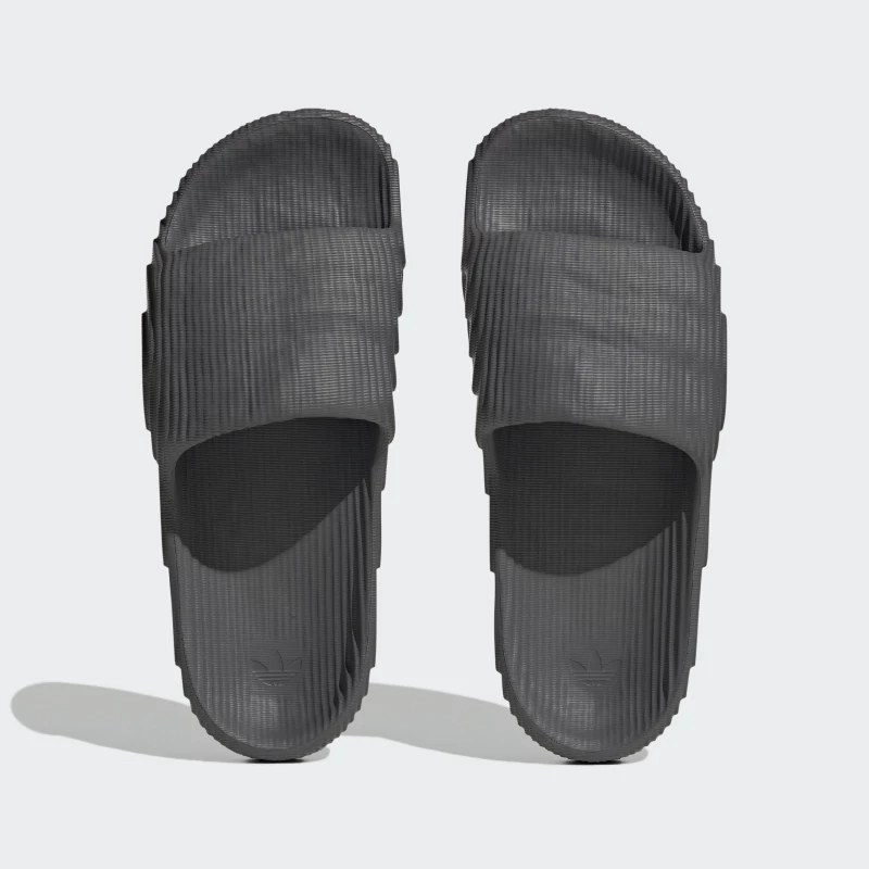 Lightweight Ease Seamless 3D Knit Adidas Men's Adilette 22 Slides - Grey / Black
