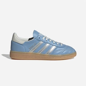 Adidas Originals | HANDBALL SPEZIAL { ASH BLUE/SILVER METALLIC/ORBIT GREY Cushioned Midsole Technology Iconic Ease