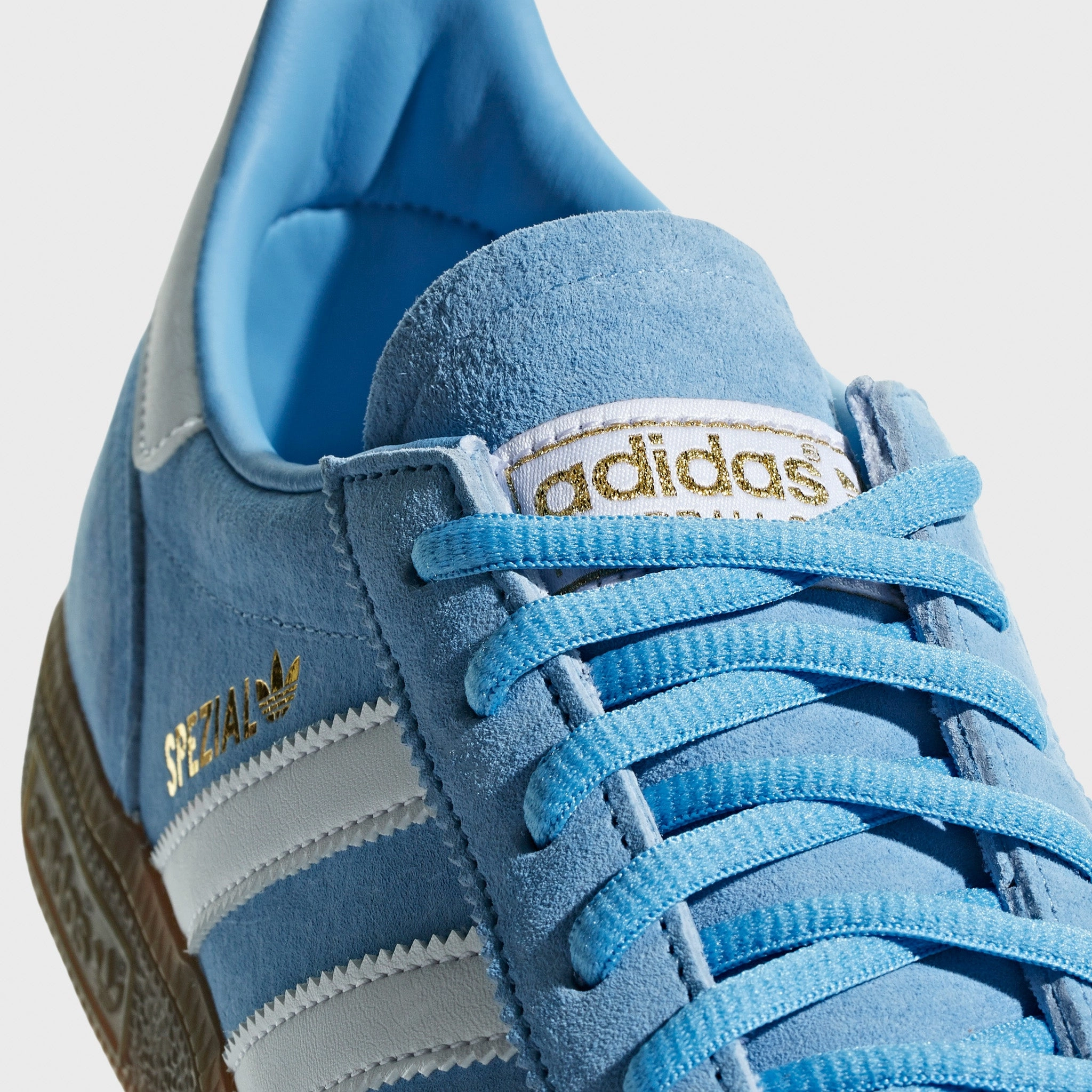 Stretchable Collar Design adidas Originals Handball Spezial / Light Blue