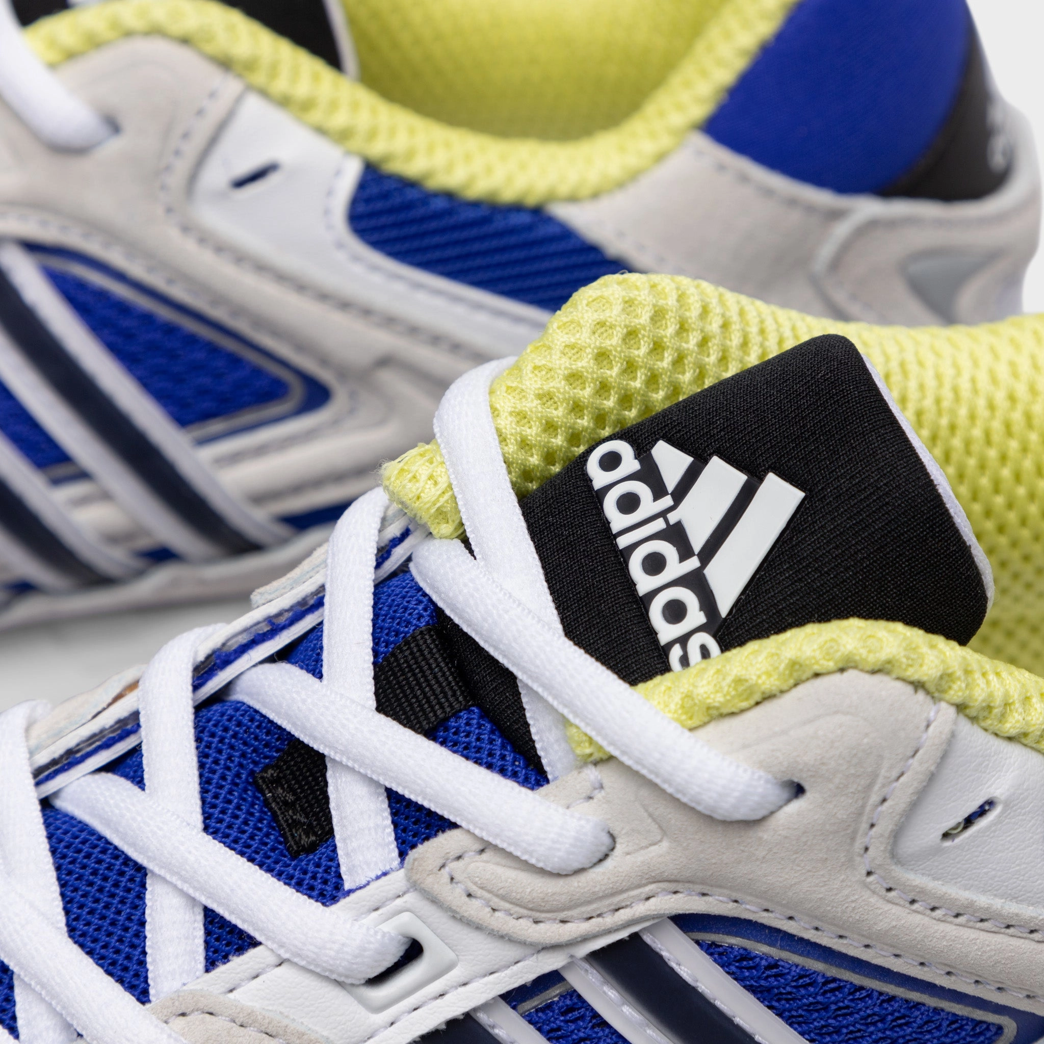 Ankle Hugging Design Gel Infused Heel adidas Originals Response CL White / Blue - Yellow