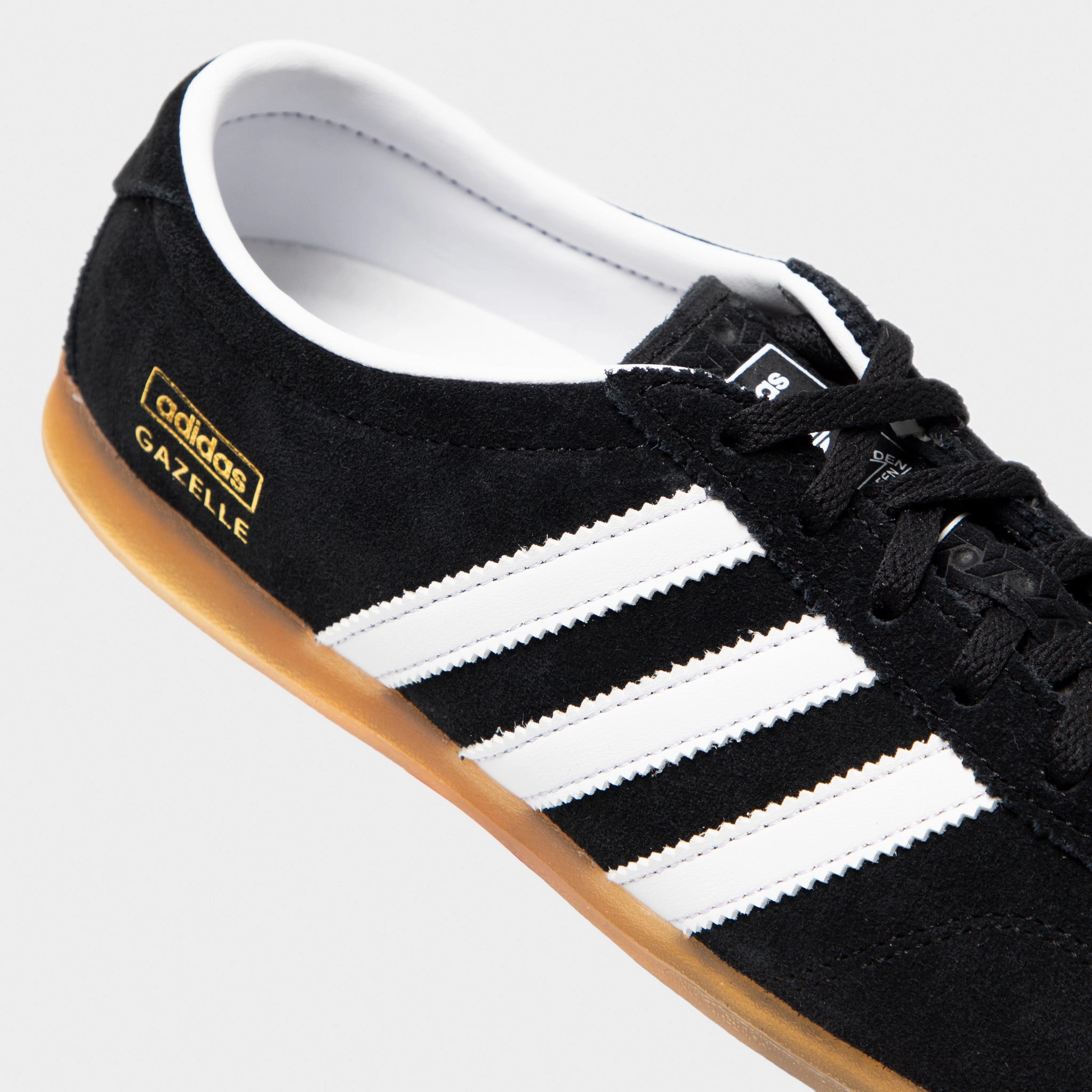 adidas Originals Women's Gazelle Lo Pro Core Black / Cloud W Airflow Optimized Structure Elegant Piece