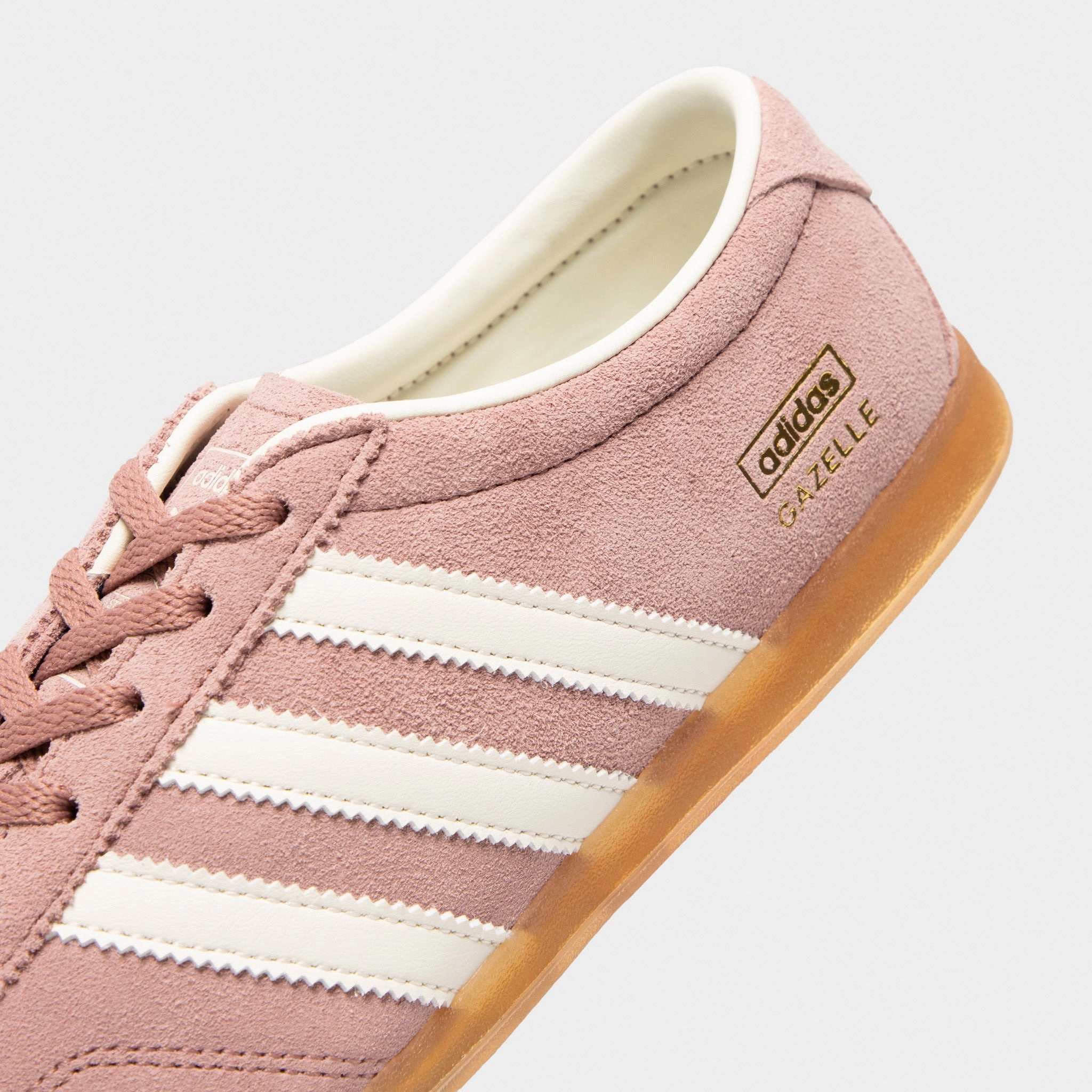 adidas Originals Women's Gazelle Lo Pro Warm Clay / Off White - Gum Zero Drop Design Speed Control