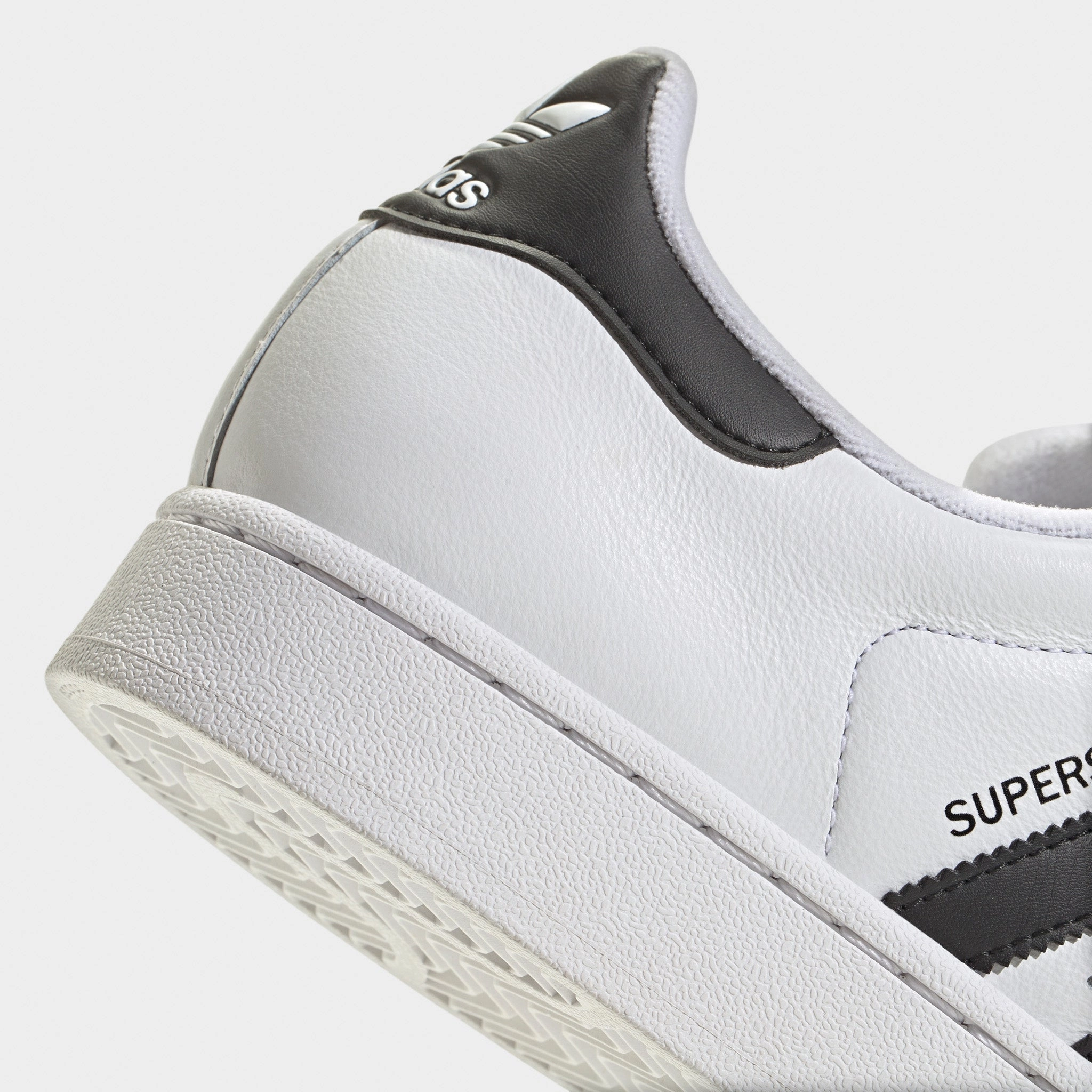 Comfort Technology Low Profile Design adidas Superstar II White / Black