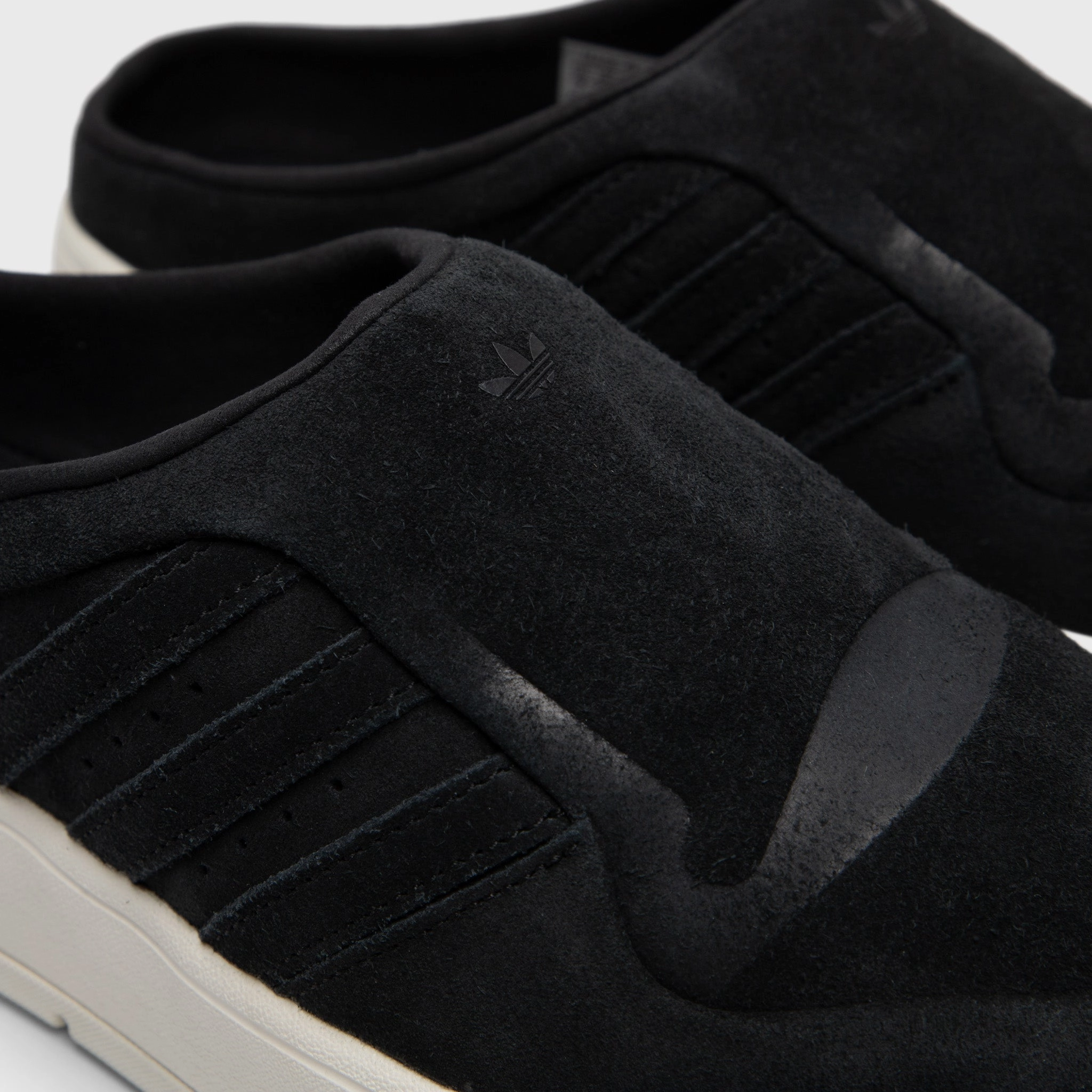 Walk Utility Adaptive Support adidas Women's Rivarly Mule Core Black / Off White