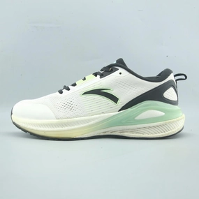 ANTA C100 YUTU running with a phone Heel