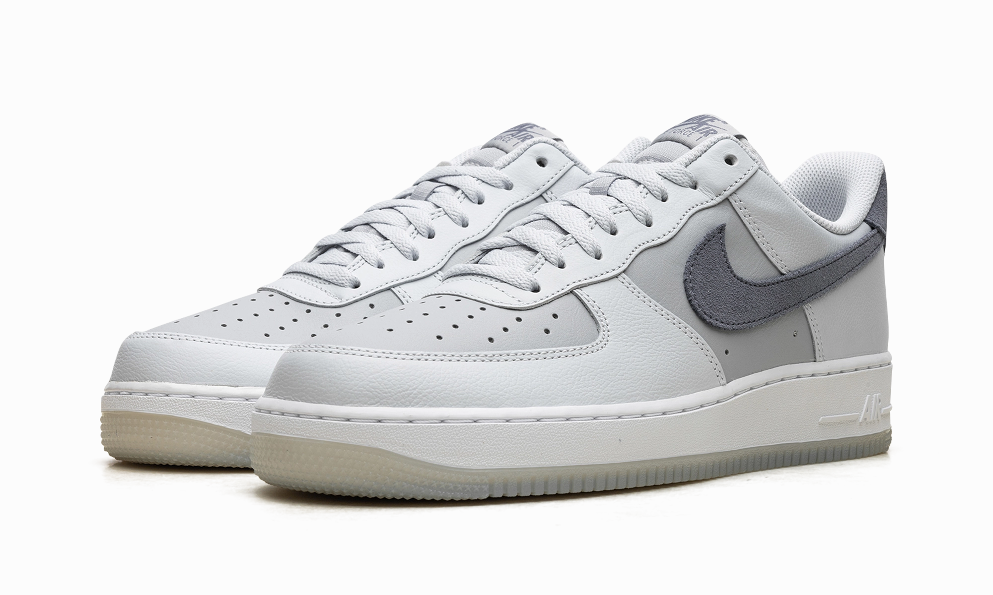 Air Force 1 '07 LV8 "Pure Platinum / Light Carbon" Party Ready