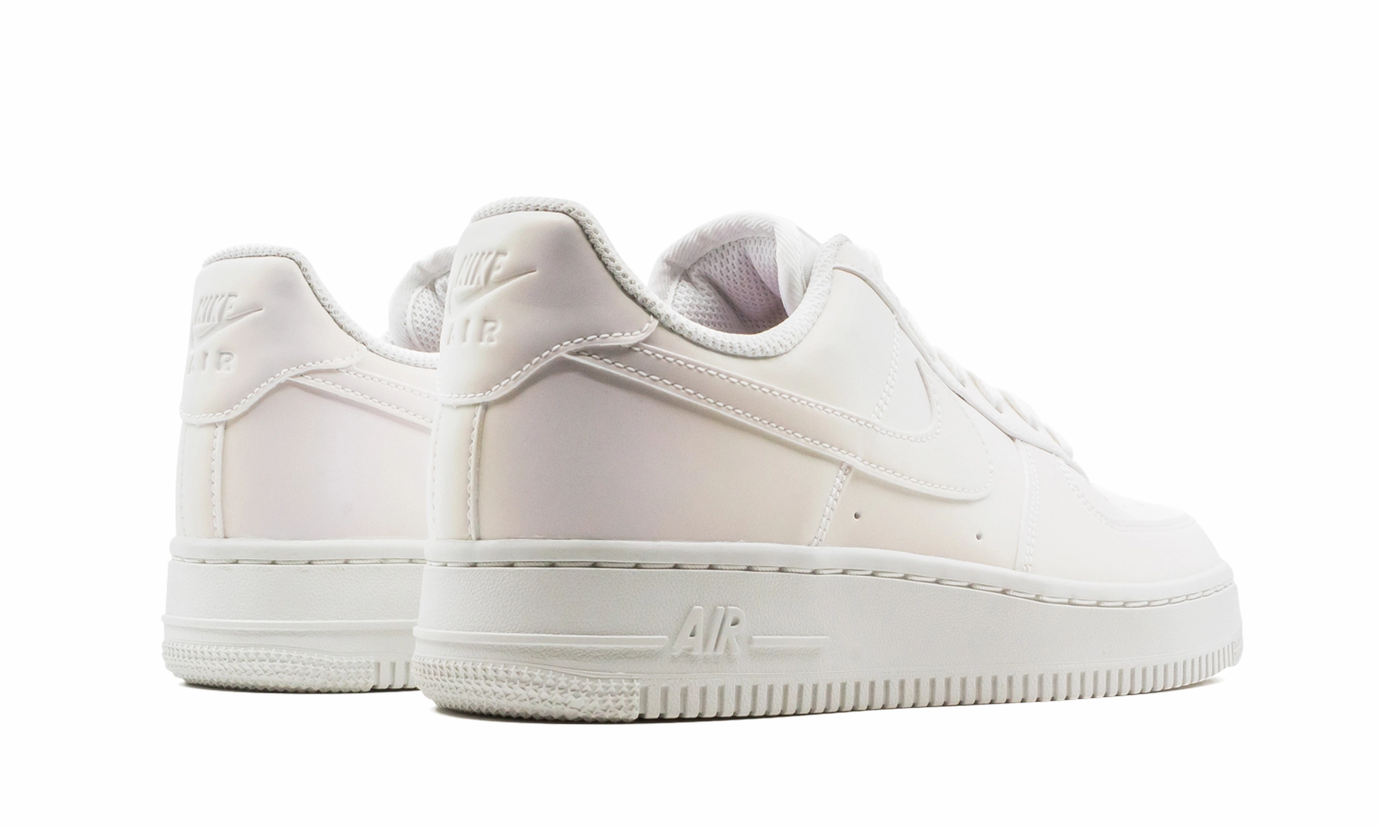 Bold colors AIR FORCE 1 '07 MNS WMNS "Reflective White"