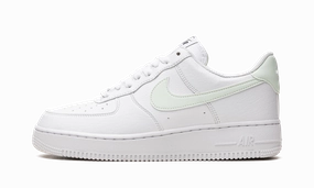 AIR FORCE 1 '07 NEXT NATURE WMNS "Barely Green" Foot Shape