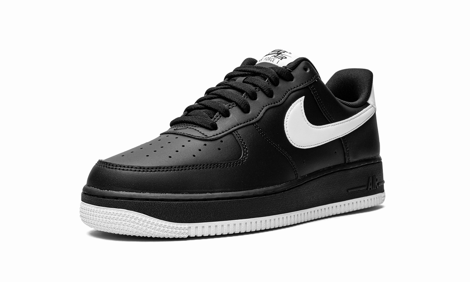 Air Force 1 '07 "Black / White" Club Hike Show Time