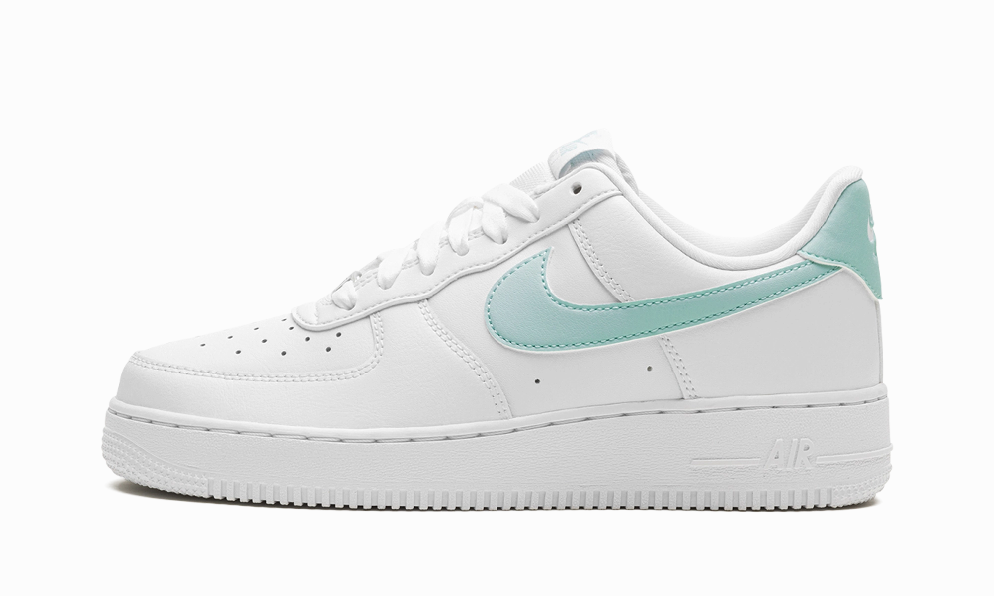 AIR FORCE 1 '07 WMNS "White / Jade Ice" clean design