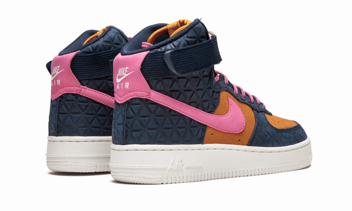 Stylish Motion AIR FORCE 1 HI PRM SUEDE WMNS "Dynamic Pink"