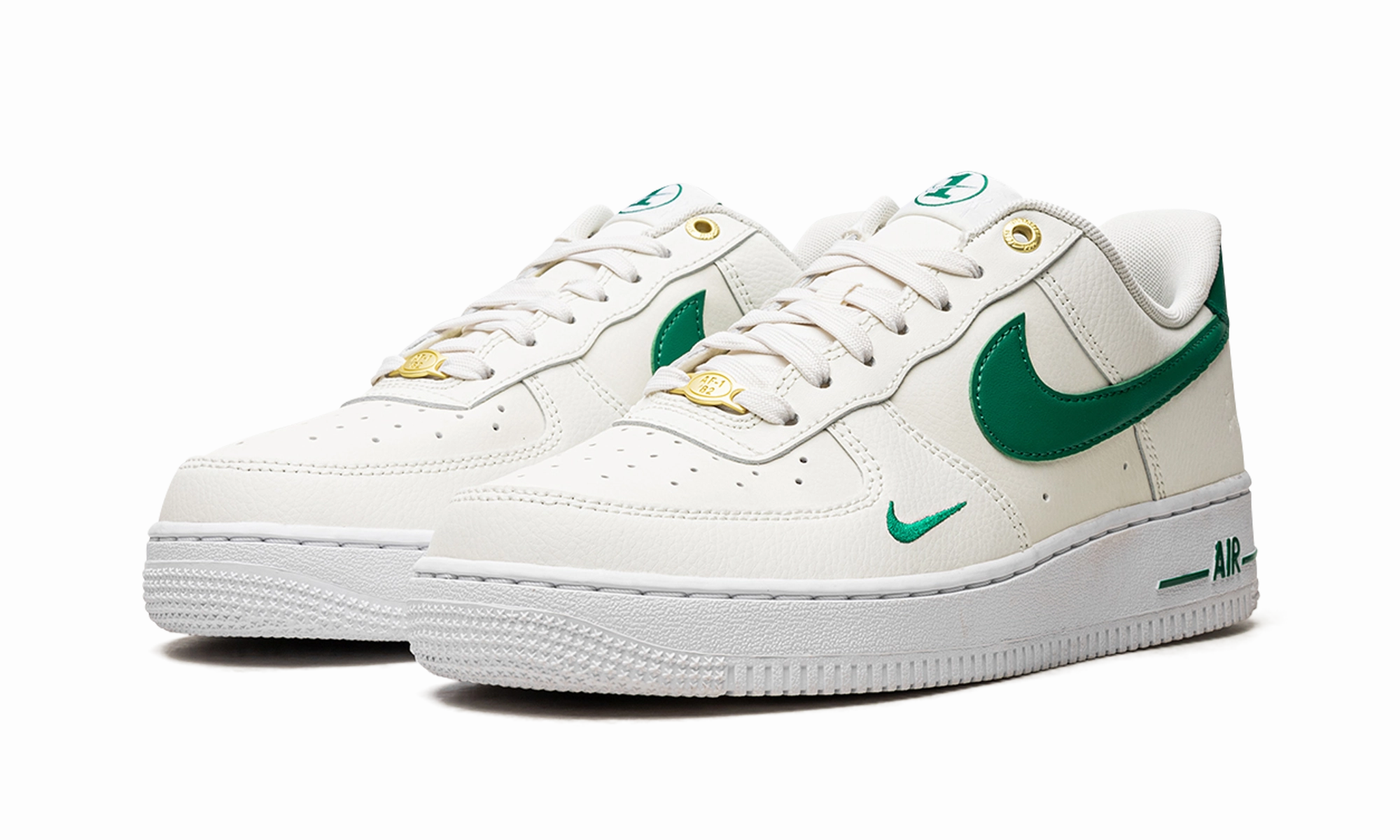 AIR FORCE 1 LO MNS WMNS "Malachite" Smooth Motion Walk Around