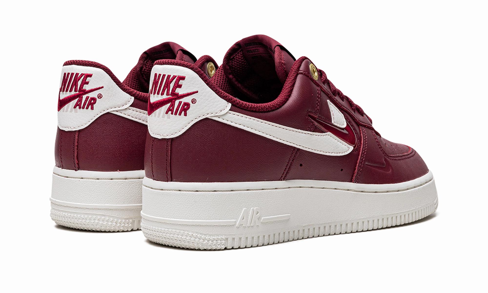 AIR FORCE 1 LO WMNS "Logo Pack - Deep Red" Effortless Walk Soft Detail