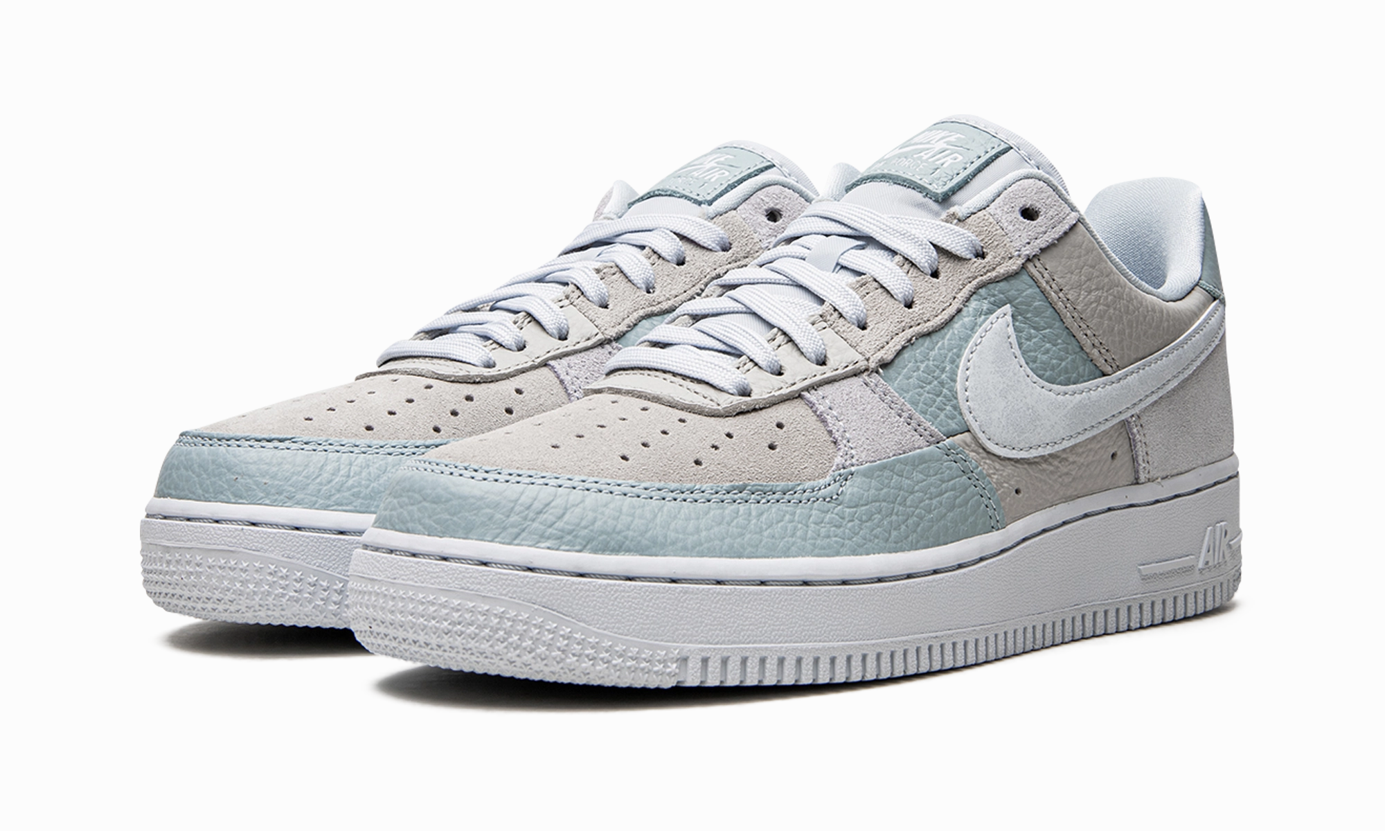 AIR FORCE 1 LO WMNS "NH1 Be Kind" Thermoregulating Interior