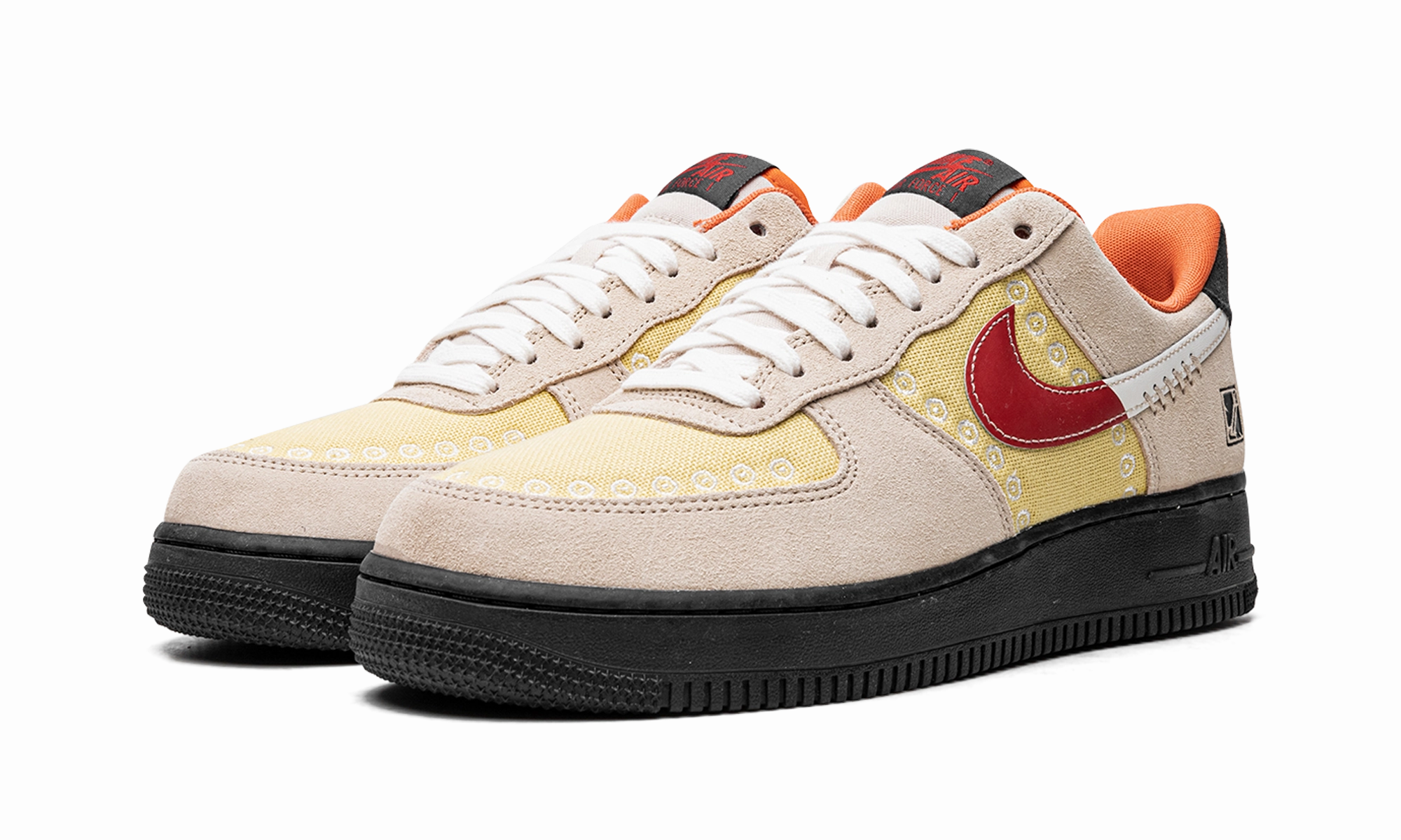 Prairie Hike Air Force 1 Low "Somos Familia"