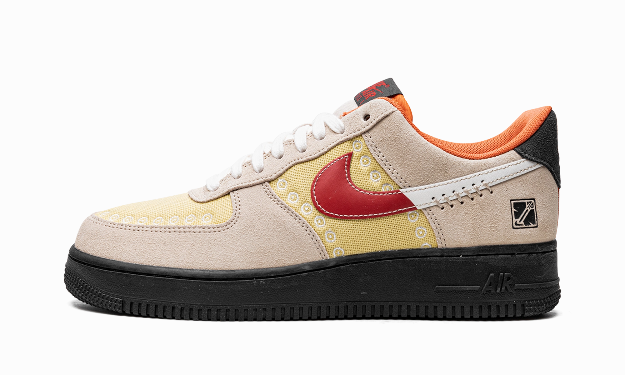 Tree Step Air Force 1 Low "Somos Familia"