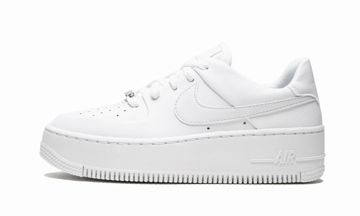 Light Look AIR FORCE 1 SAGE LO MNS WMNS "Triple White"