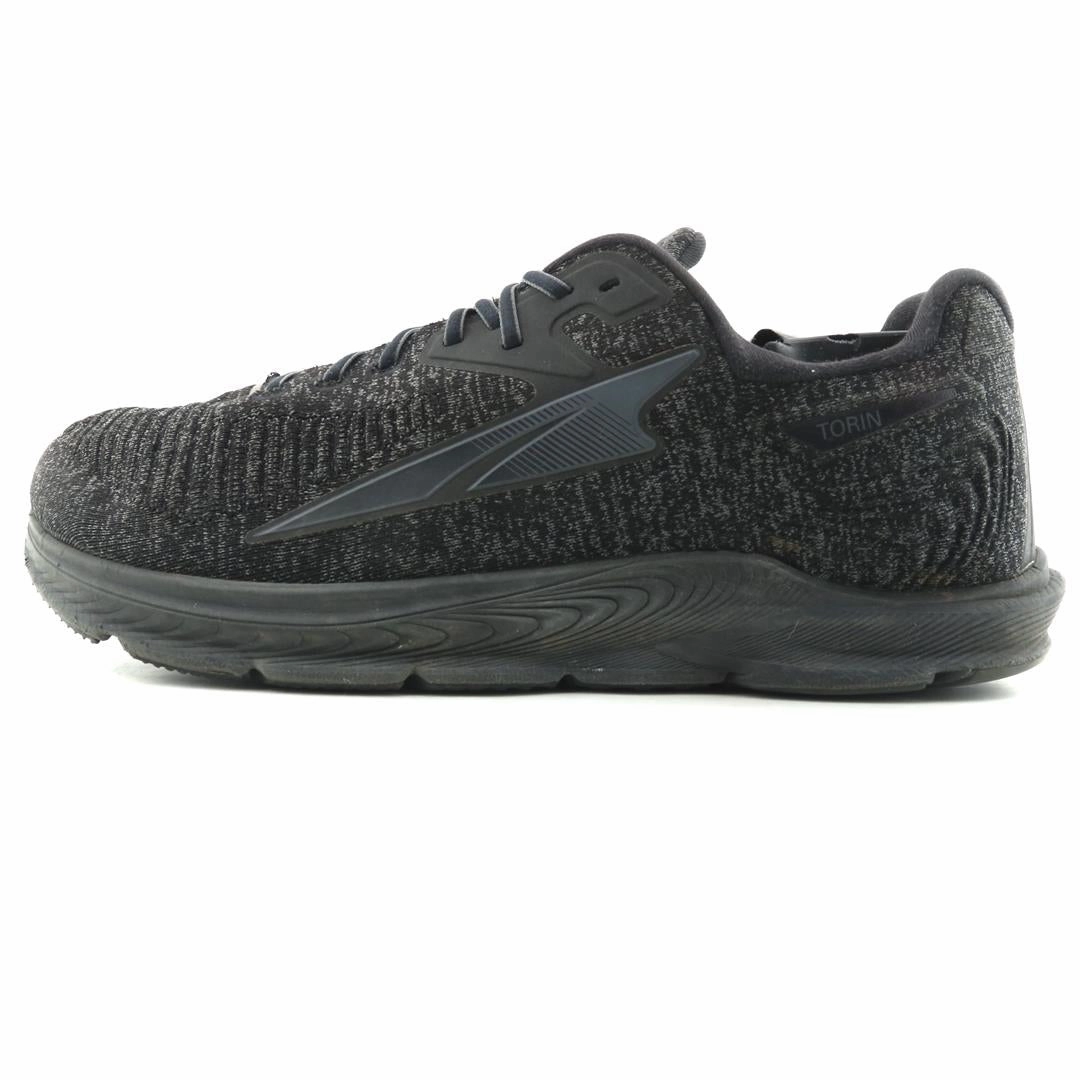 running in an iconic bridge area shoes ALTRA TORIN 5