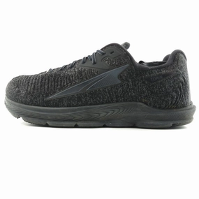 running in an iconic bridge area shoes ALTRA TORIN 5