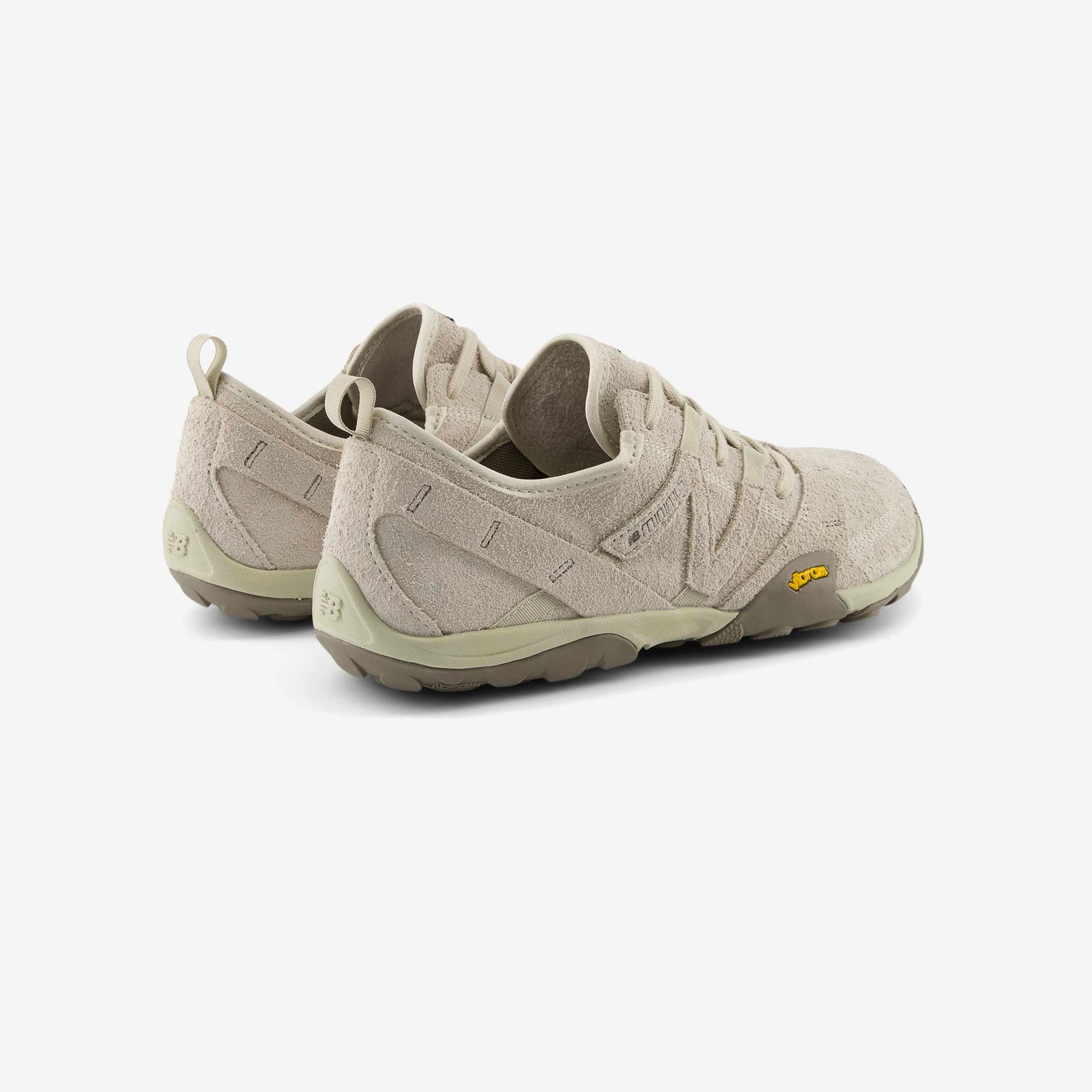 MT10 Microfiber Heel Counter Travel Essential