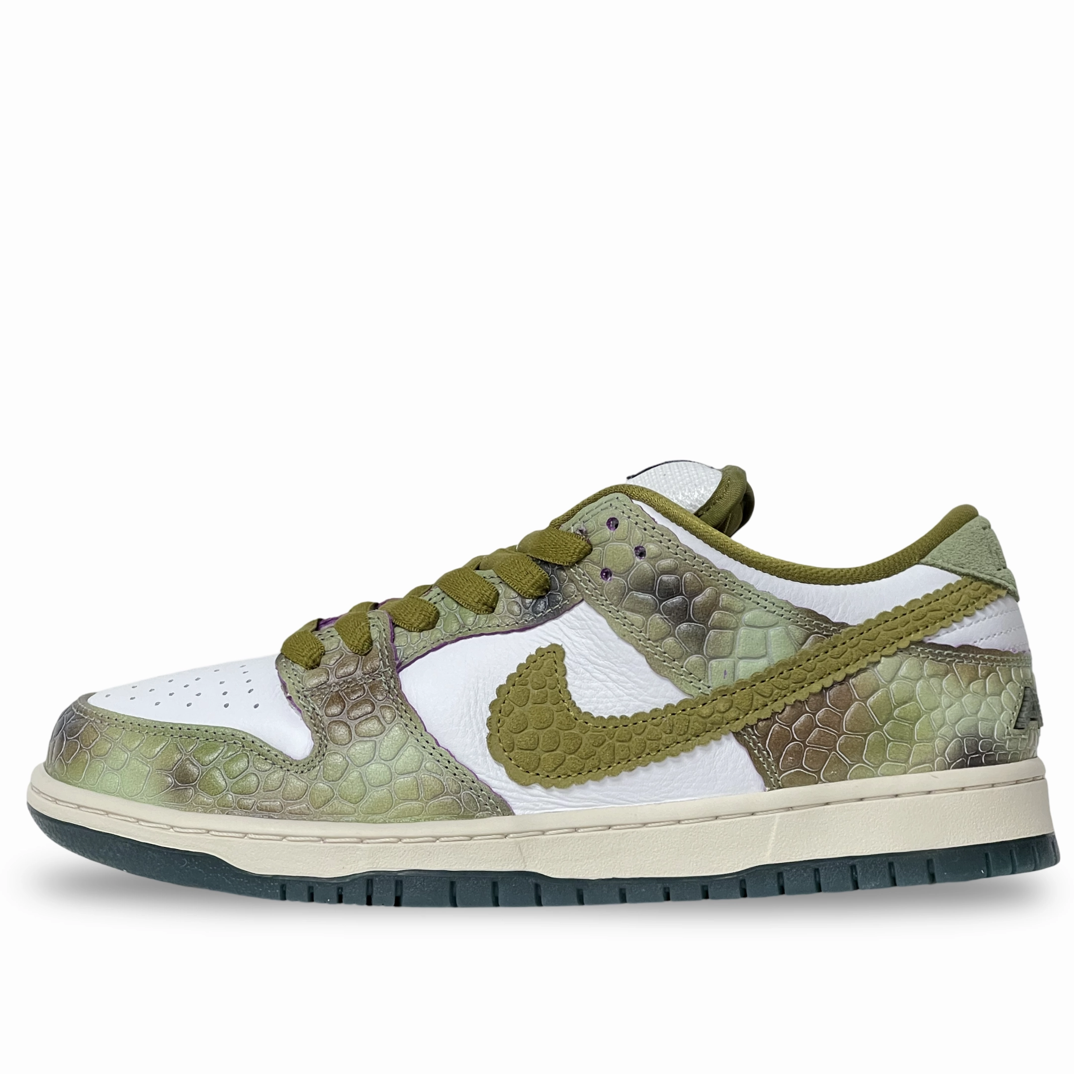 Modern Routine Nike SB Dunk Low Alexis Sablone Chameleon