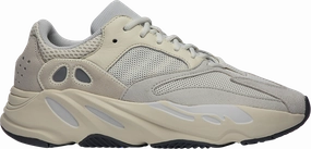 Hyperlock Technology Running Style Yeezy Boost 700 'Analog' - EG7596