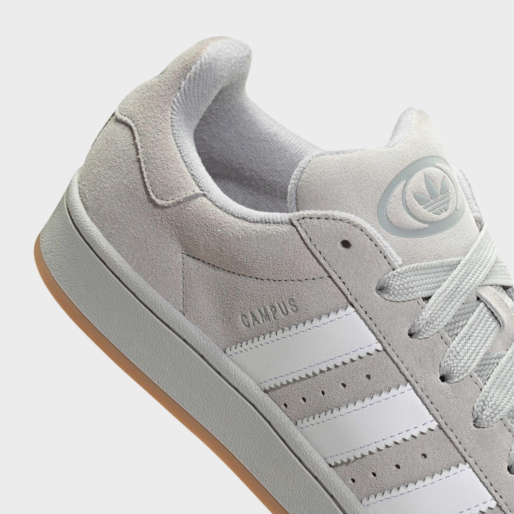 Comfort Fit adidas Campus 00s Grey / White
