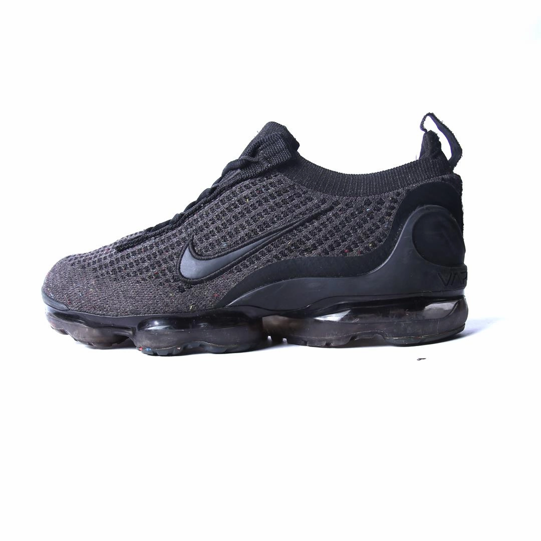 compacted - dirt running option NIKE  AIR VAPORMAX 2021