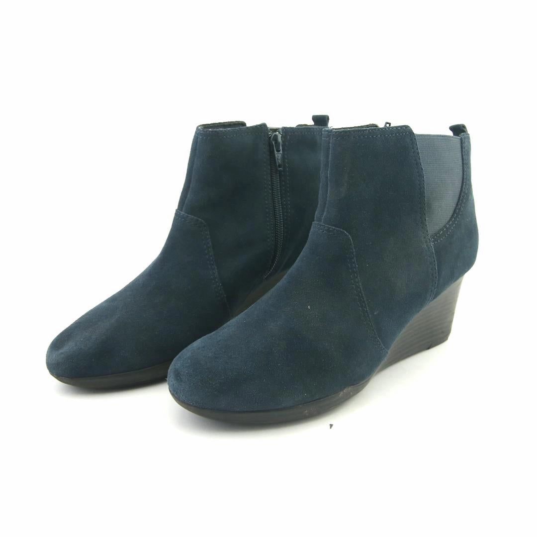 Adjustable buckle Supportive Build CLARKS BENDABLES