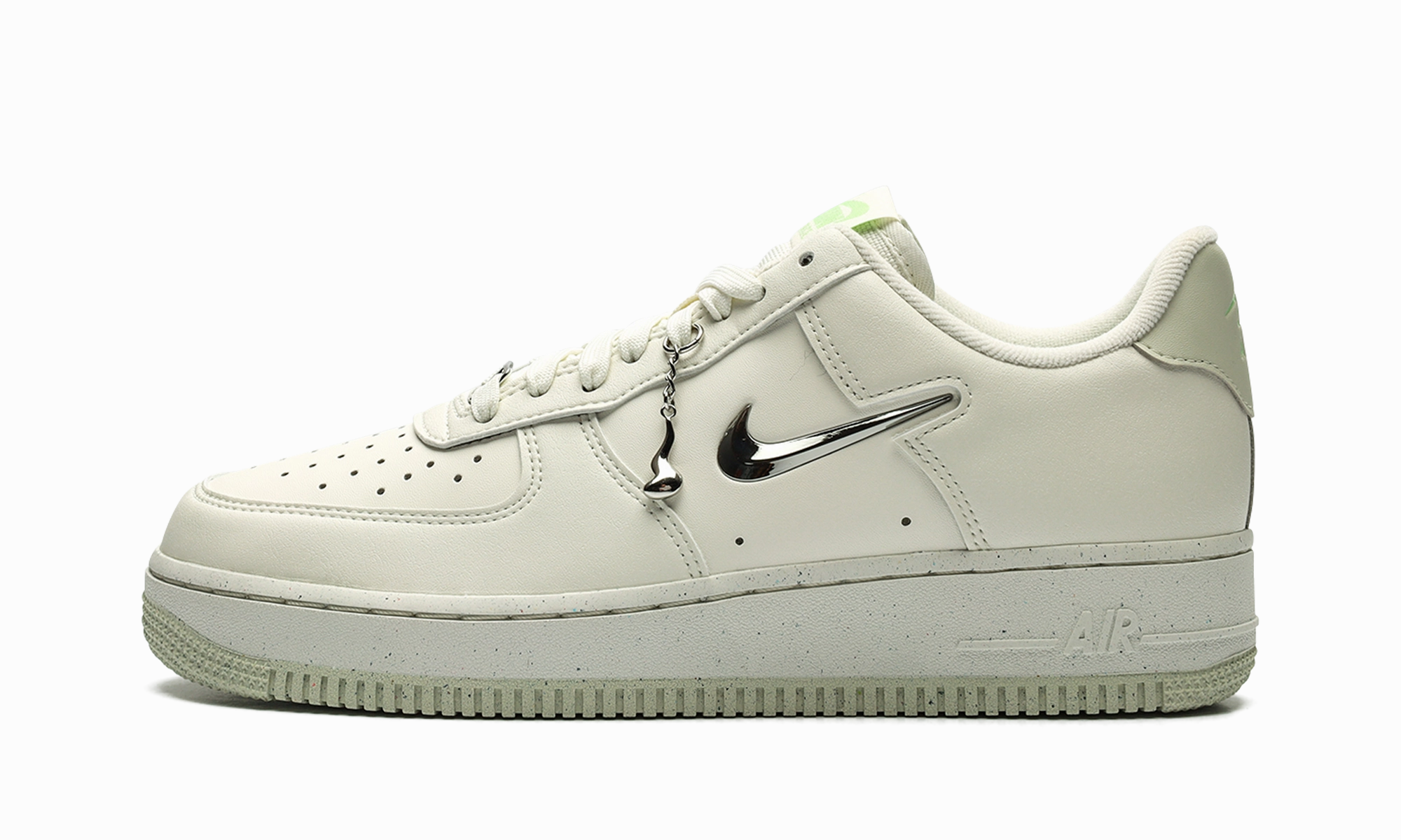 Soft White Air Force 1 '07 Next Nature SE WMNS "Liquid Metal"