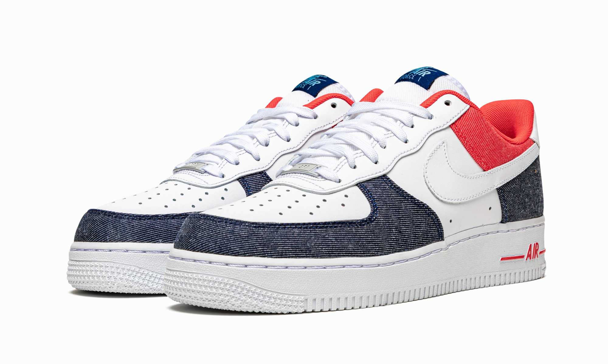 Cushioned Step Air Force 1 '07 LX "USA Denim"