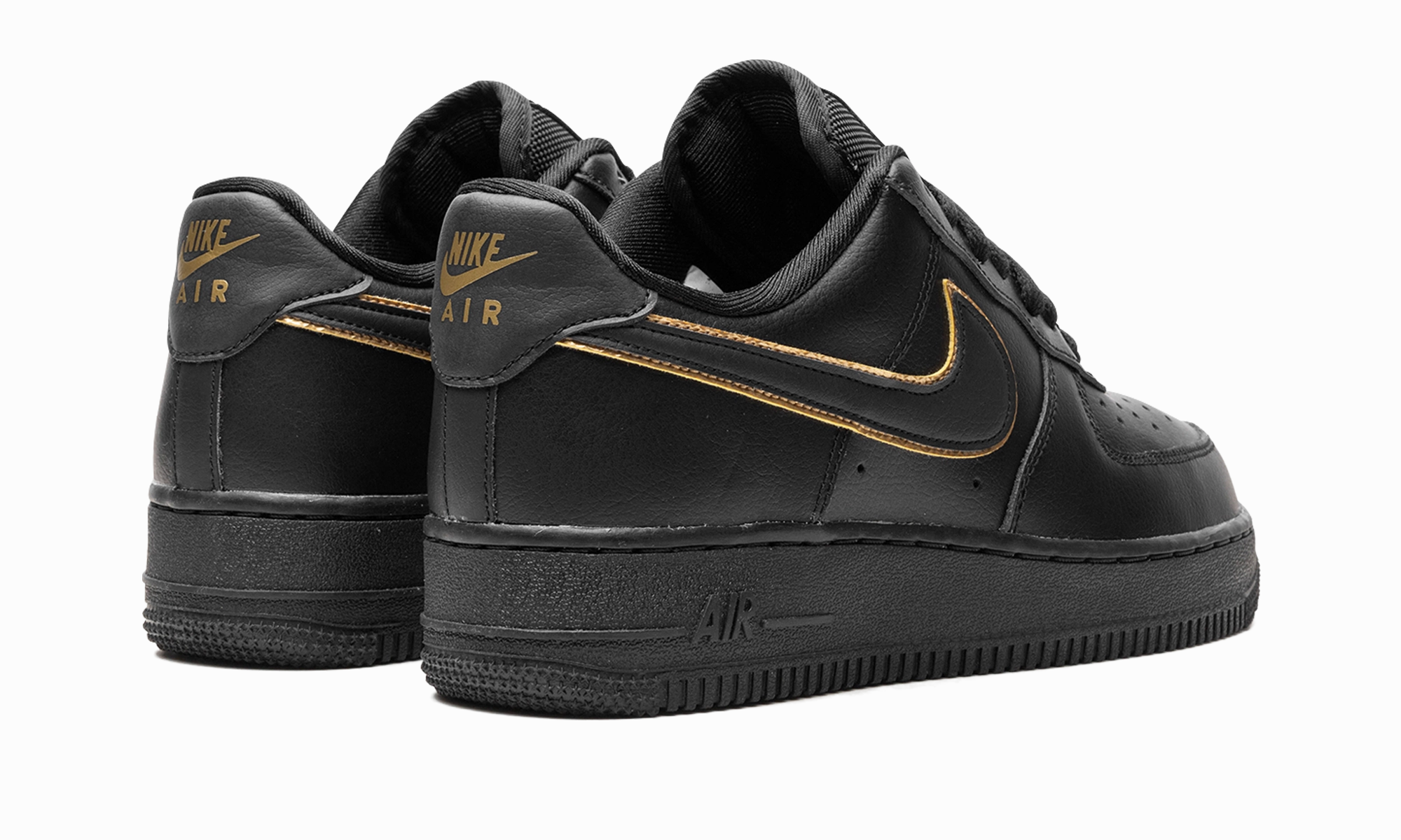 AIR FORCE 1 '07 ESSENTIAL WMNS Cushioned Feel Sweat   wicking