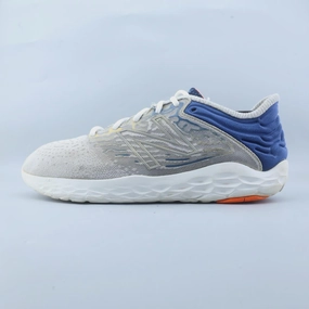 3D Heel Clutch System running in the snow shoes NEW BALANCE FRESH FOAM BEACON V3