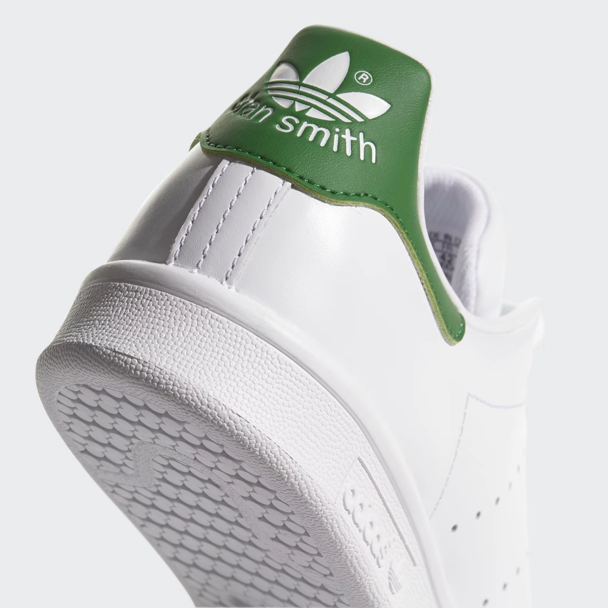 ADIDAS ORIGINALS | STAN SMITH { CLOUD WHITE/CORE WHITE/GREEN Multidirectional Flex Low Profile Cushioning