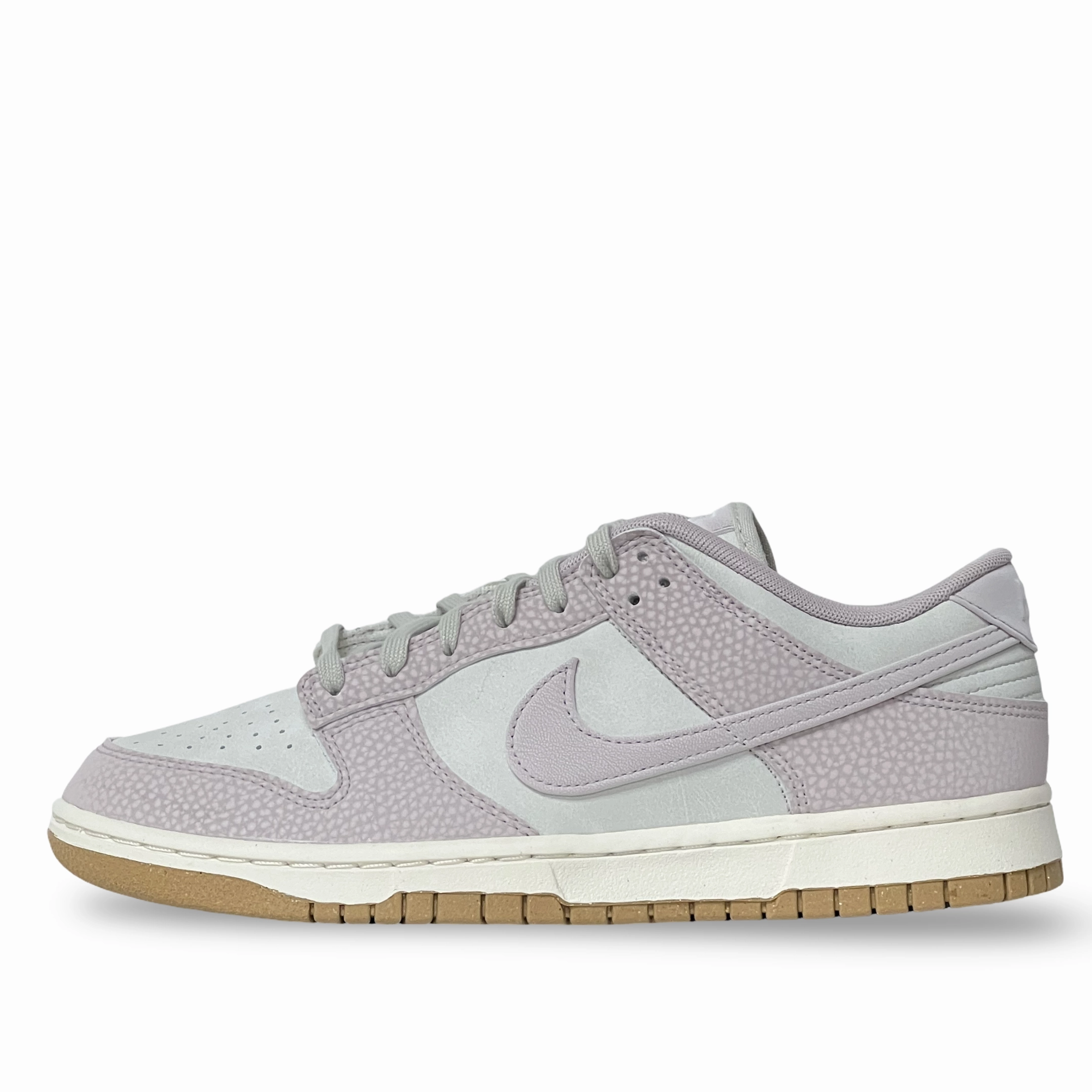 Timeless arch Grip Ready WMNS Nike Dunk Low PRM Next Nature Platinum Violet