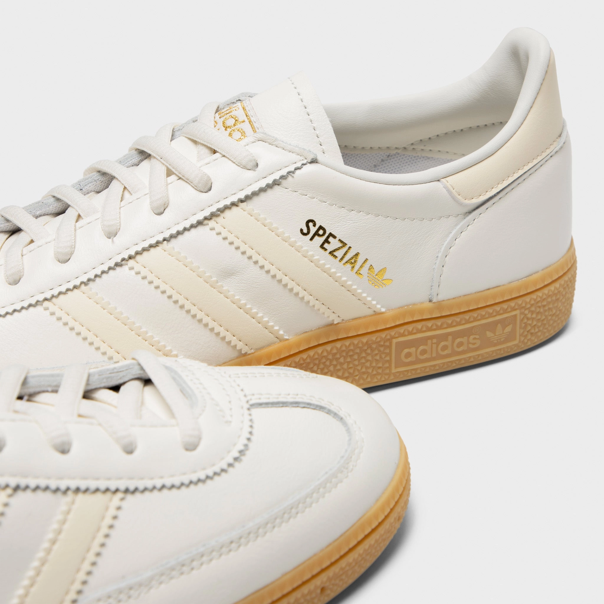 adidas Originals Handball Spezial Core White / Wonder White - Gum Running Shoes