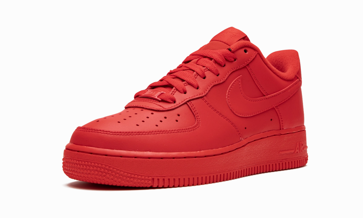 Versatile Upper Comfort Enhancement Air Force 1 '07 LV8 "Triple Red"