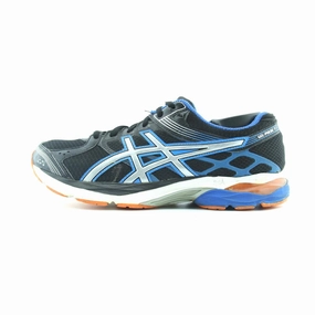 ASICS GEL PULSE 7 running with a safety light