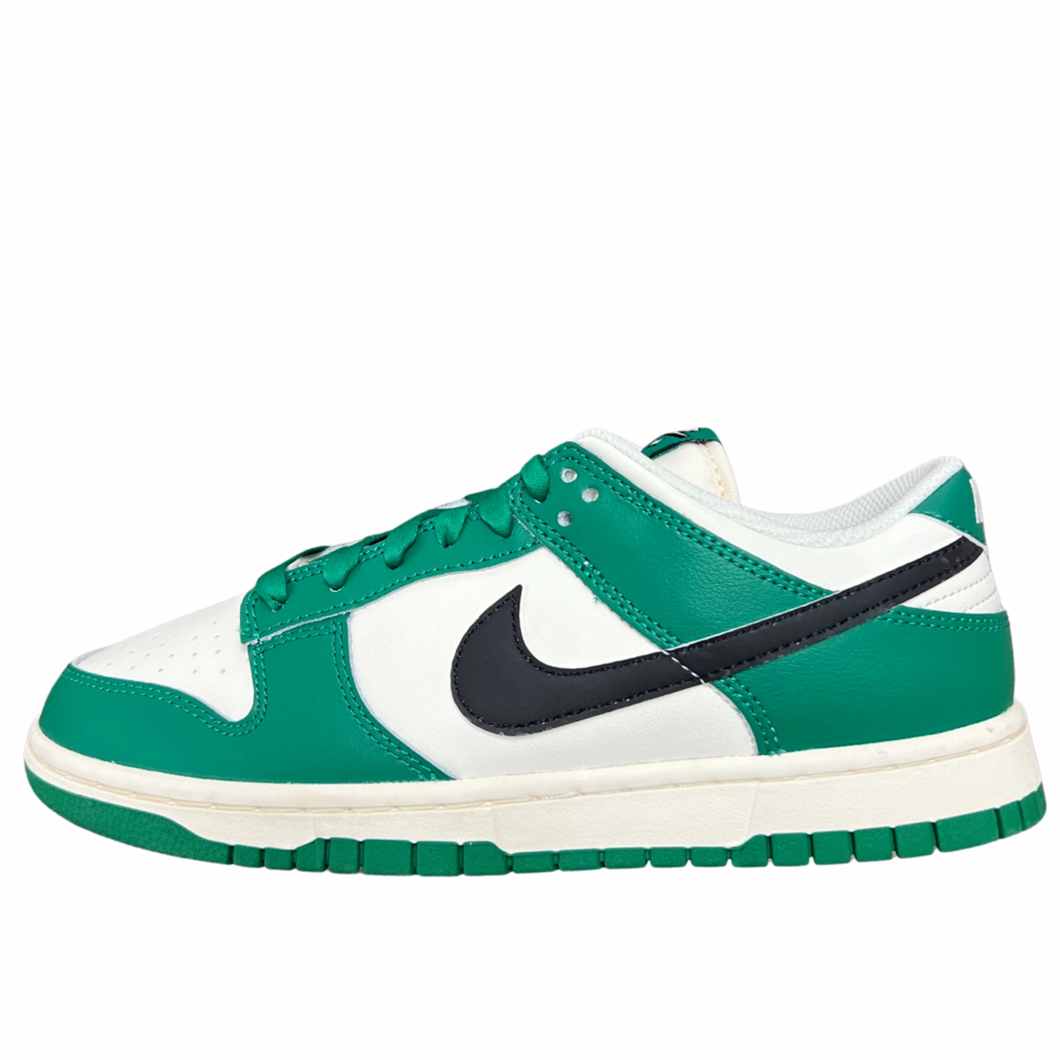 Nike Dunk Low SE Lottery Pack Malachite Green Travel Essential