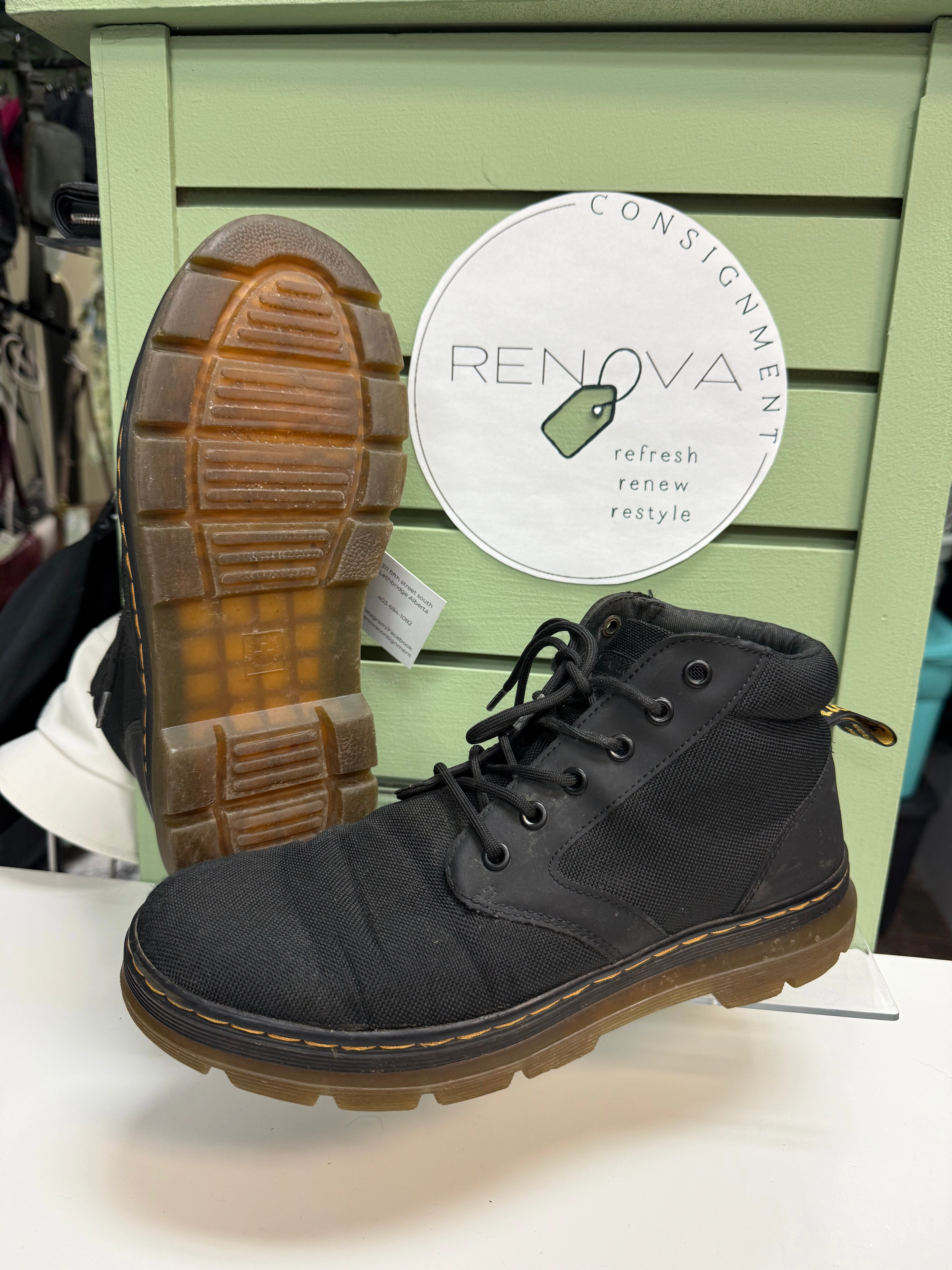 Lockdown Lacing System hybrid design Doc Martens Bonny Casual Boots (Mens 9/Womens 10)