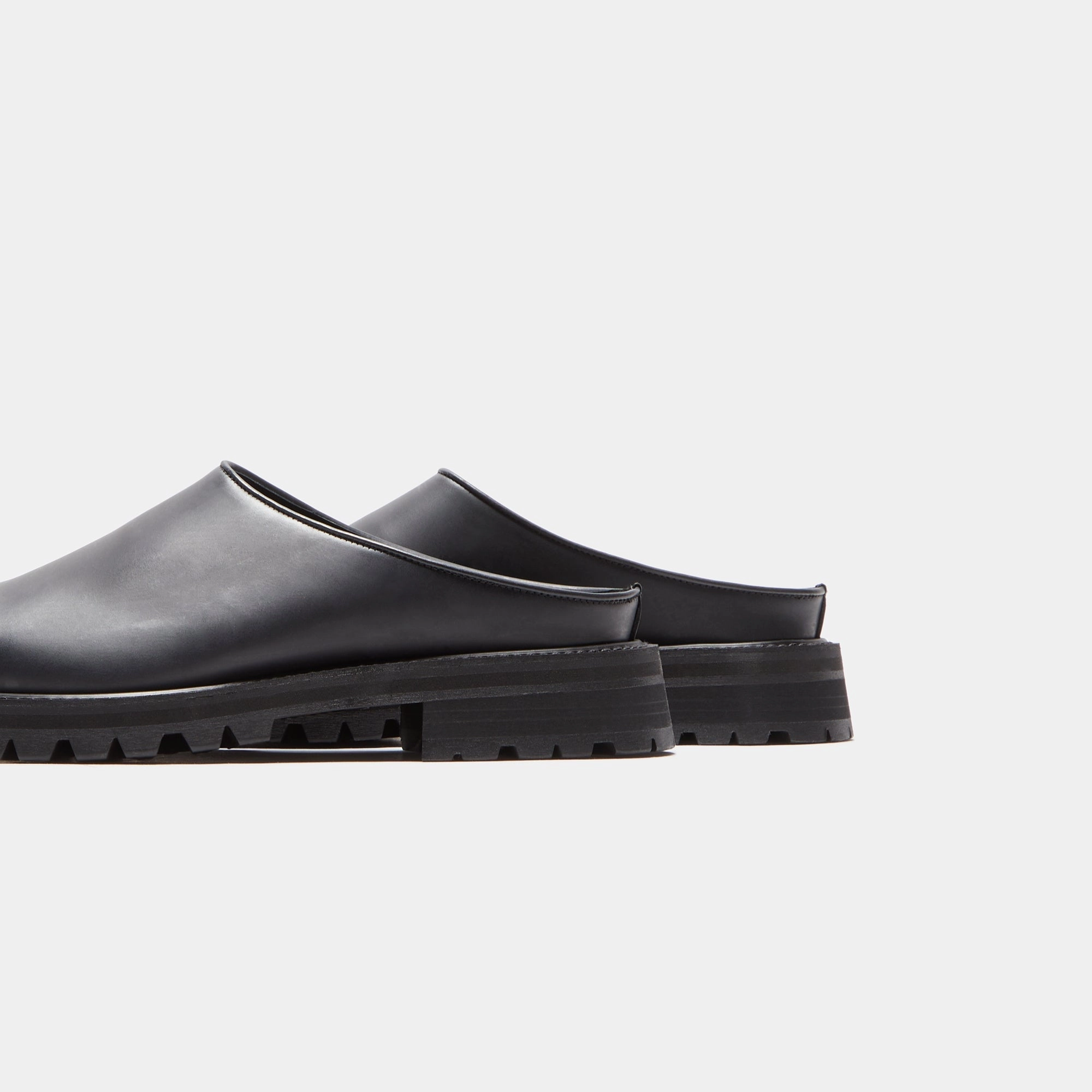 All weather Marriage Fit Hender Scheme Commando Mule - Black