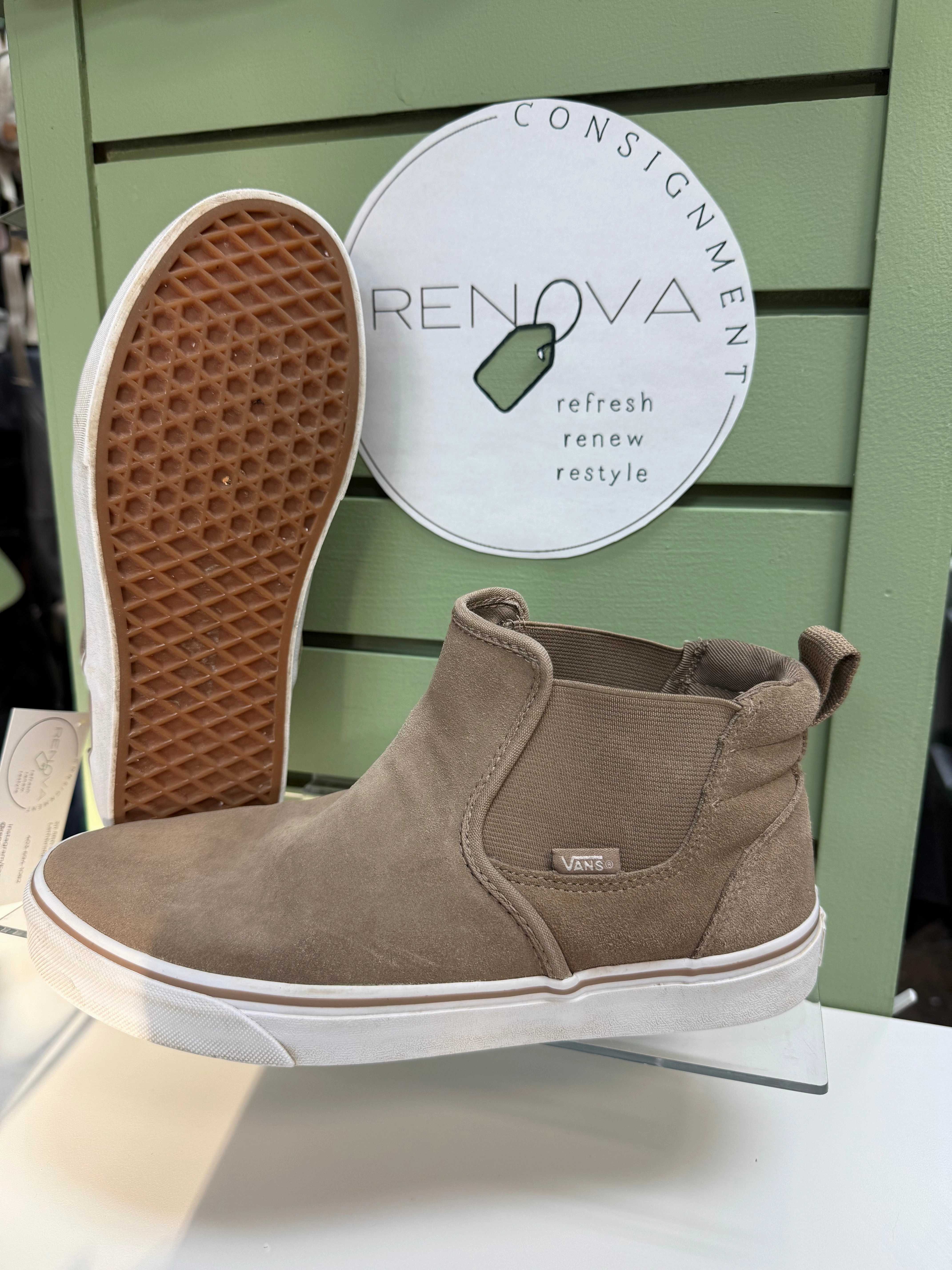 Orthopedic Design Hyper Elastic Foam Vans Asher Mid Slip On Sneakers (Mens 8/ Womens 9.5)