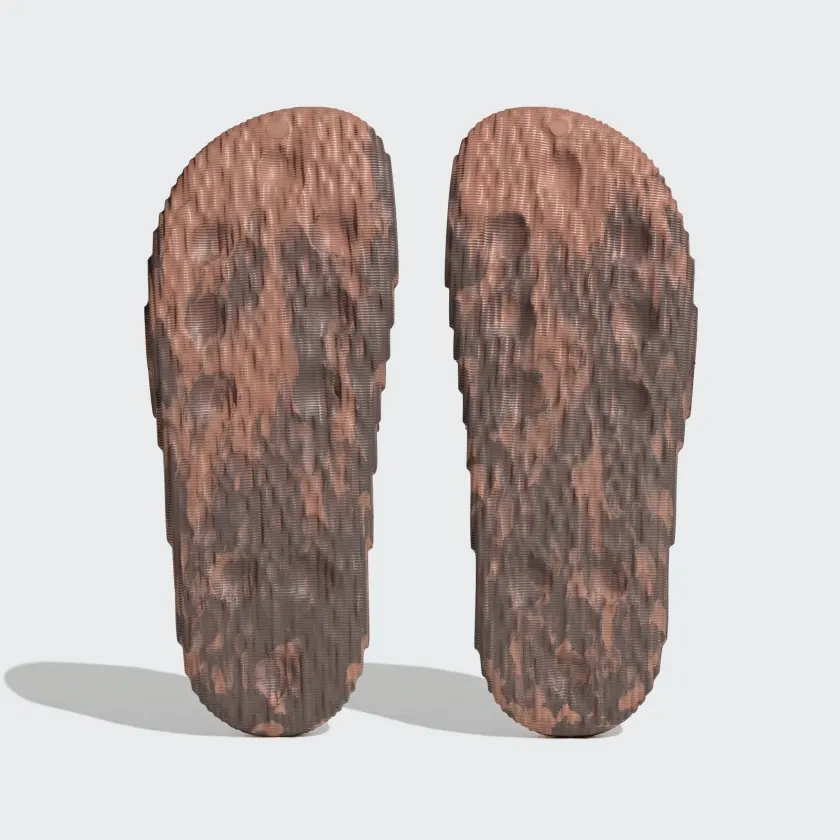 Balanced Drop Height Adidas Men's Adilette 22 Slides - Clay Strata / Earth Strata / Core Black