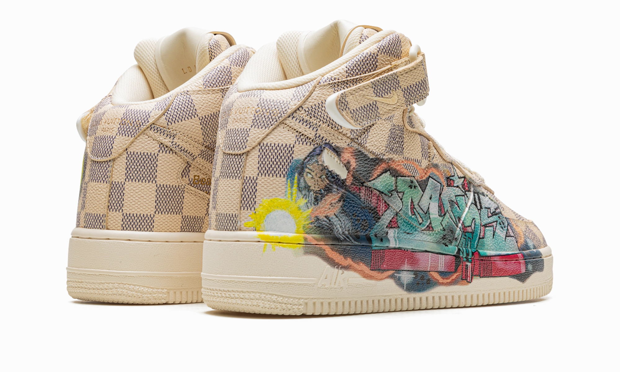Louis Vuitton Air Force 1 Mid "Virgil Abloh - Graffiti" Quick Lace Mechanism Foot alignment