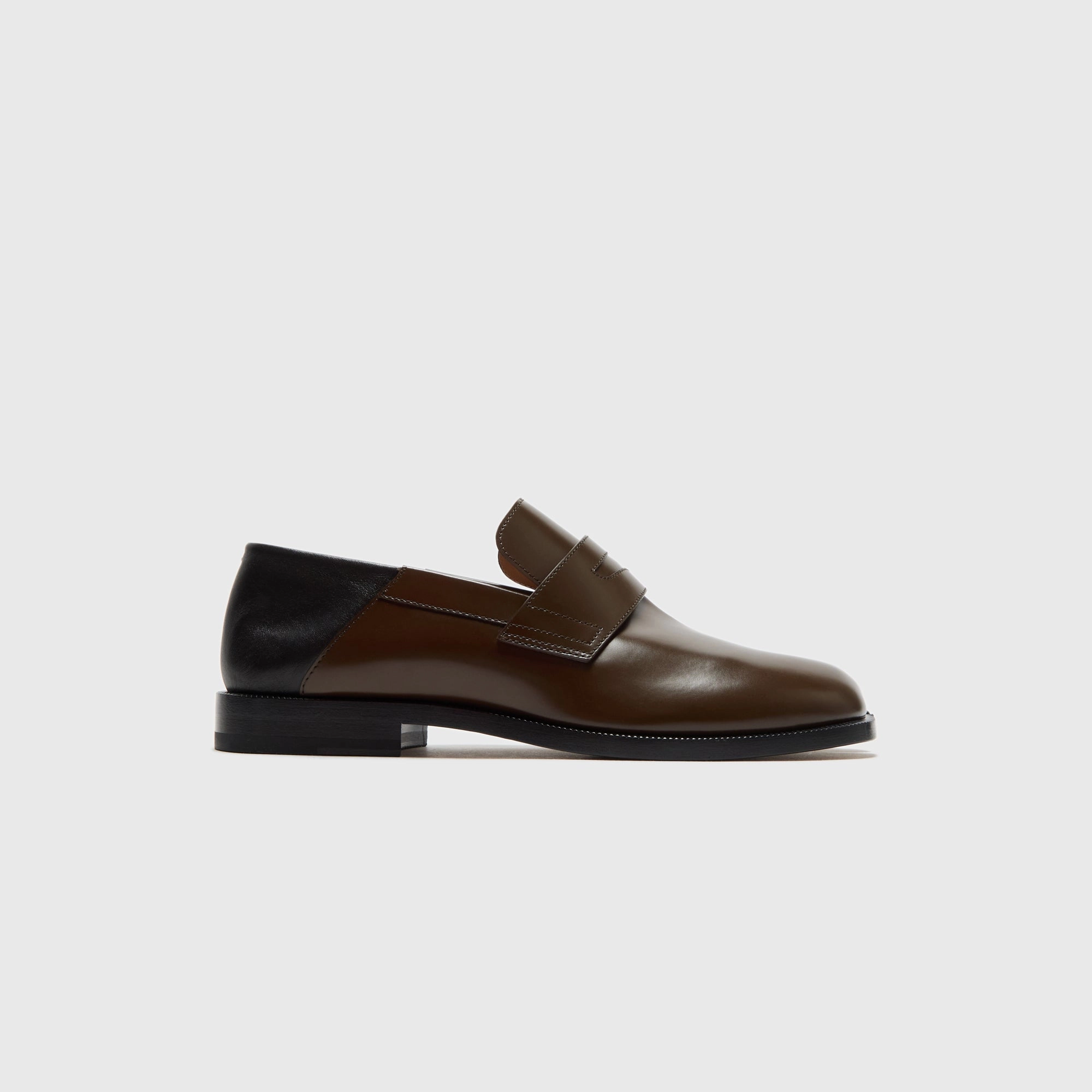 Work Schedule Cultural Events Maison Margiela Tabi Babouche Loafers - Wood