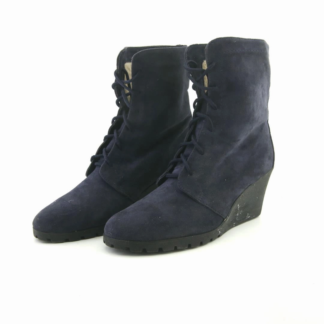 NAUTICA . Sleek Shape