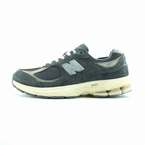 NEW BALANCE 2002R Biomechanical Engineering
