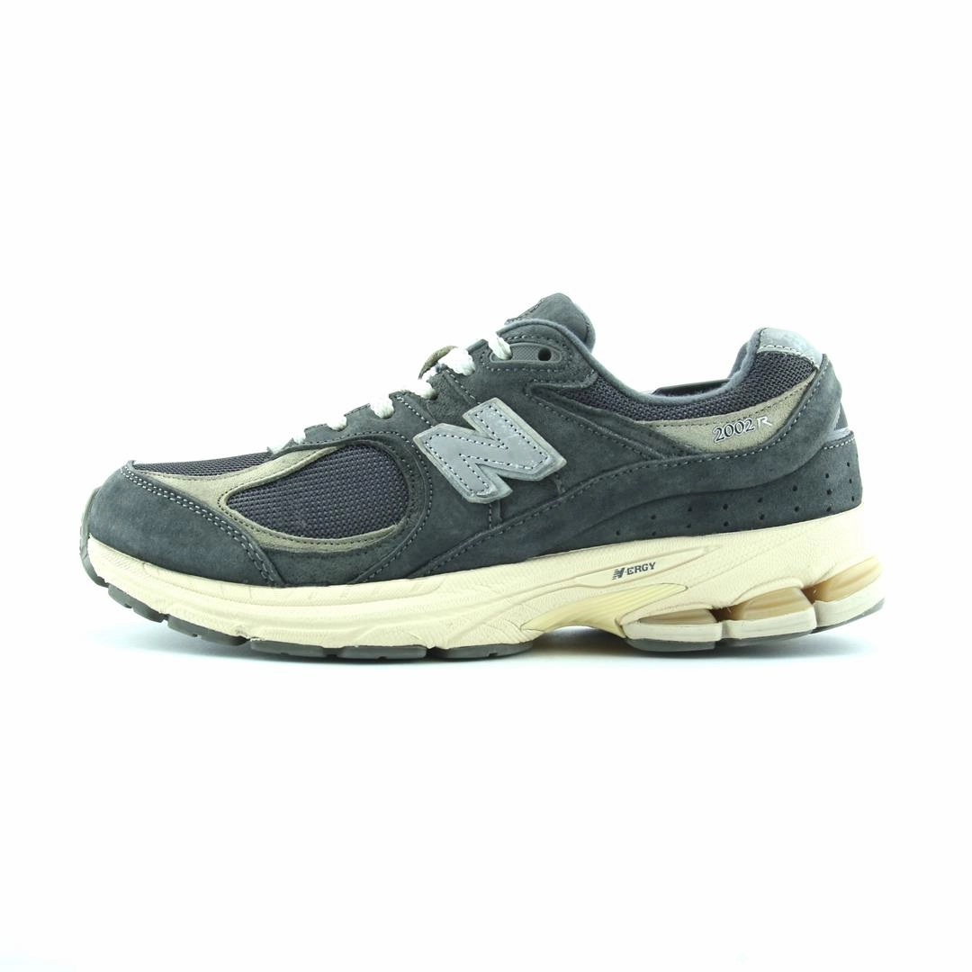 NEW BALANCE 2002R Biomechanical Engineering